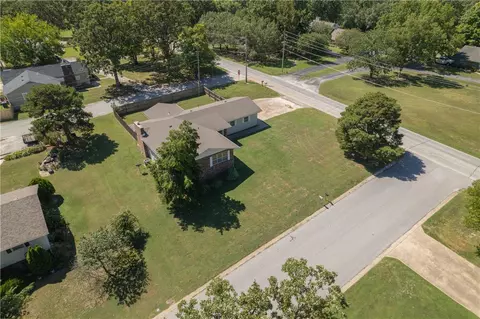 View/Area - 623 Carson St, Neosho, MO 64850 photo 1 of 7