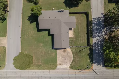 View/Area - 623 Carson St, Neosho, MO 64850 photo 5 of 7