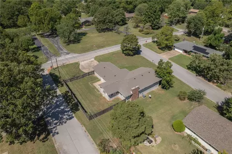 View/Area - 623 Carson St, Neosho, MO 64850 photo 2 of 7