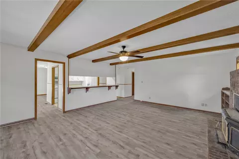 Living - 623 Carson St, Neosho, MO 64850 photo 4 of 5