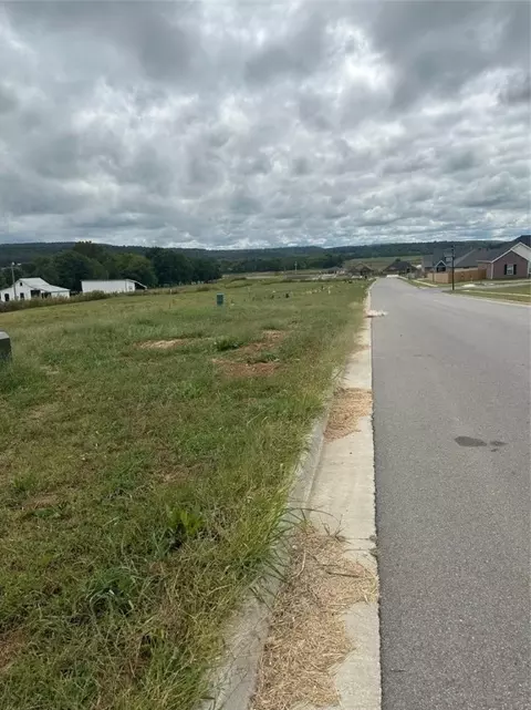 201 N Eagle Mountain St, Prairie Grove, AR 72753