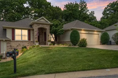 16 Brighton Ln, Bella Vista, AR 72715