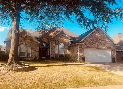 4305 W Arlington Dr, Rogers, AR 72758