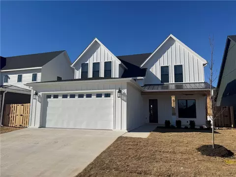 6110 S 40th Pl, Rogers, AR 72758