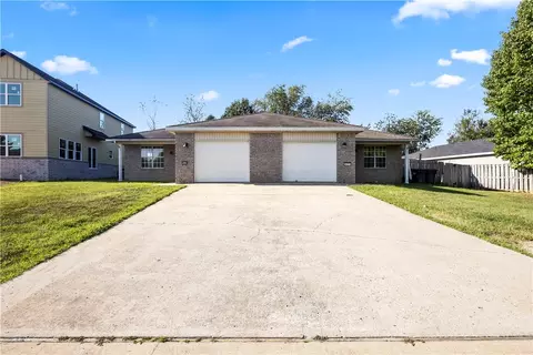 2831 Stagecoach Ave, Springdale, AR 72764