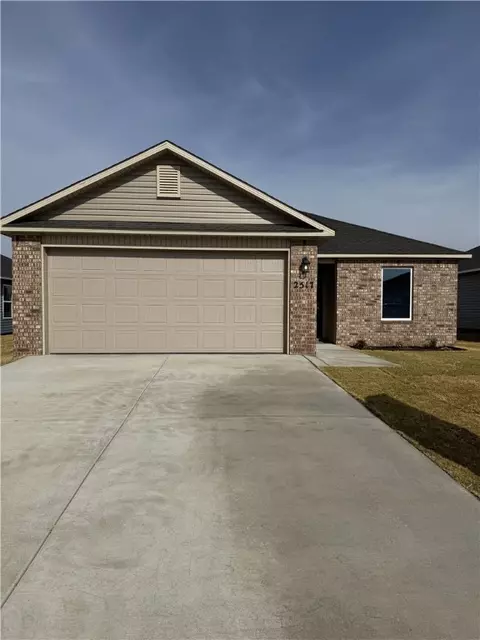 2517 E Fox Meadow St, Siloam Springs, AR 72761