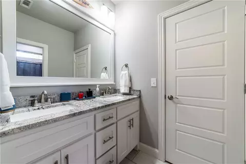 Bath - 908 Red Oak Loop, Springdale, AR 72762 photo 7 of 7