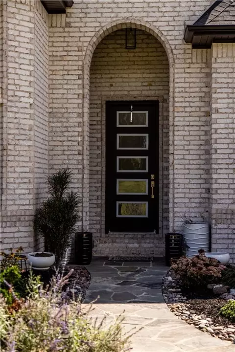 Entry Way - 908 Red Oak Loop, Springdale, AR 72762 photo 2 of 9