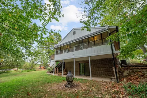 22593 Lakeview Rd, Springdale, AR 72764