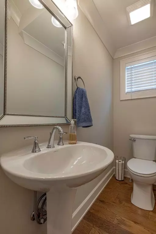 Bath - 5204 S Brookmere St, Rogers, AR 72758 photo 3 of 4