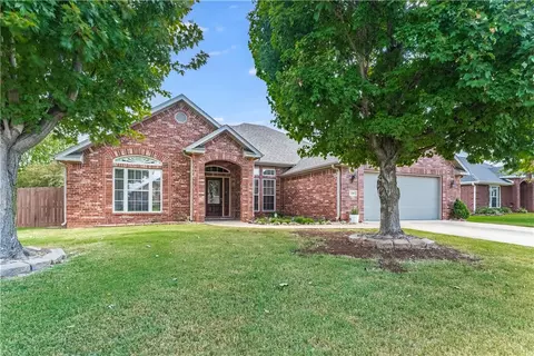 240 Sundown Dr, Farmington, AR 72730