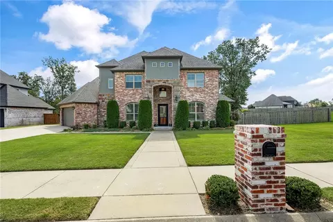 3220 Oak Tree Dr, Centerton, AR 72719