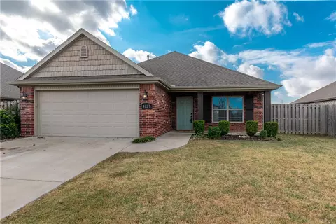 4837 W Croft Dr, Fayetteville, AR 72704