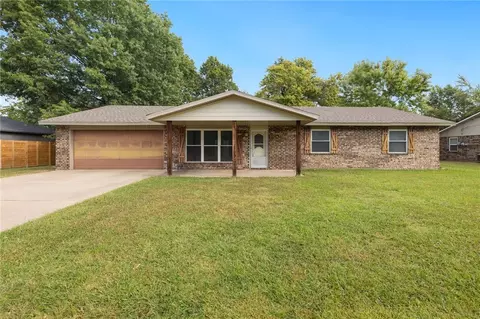 406 SW 10th St, Bentonville, AR 72712