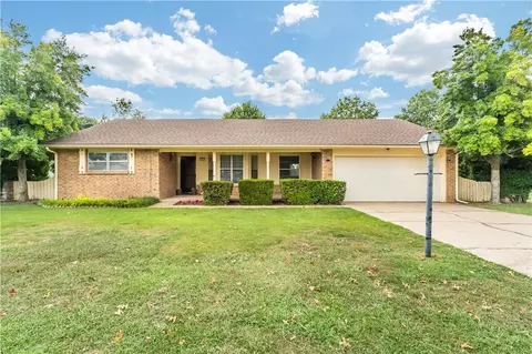 1717 Ridgeview Dr, Springdale, AR 72762