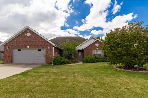 2909 NW Apple Harvest, Bentonville, AR 72712