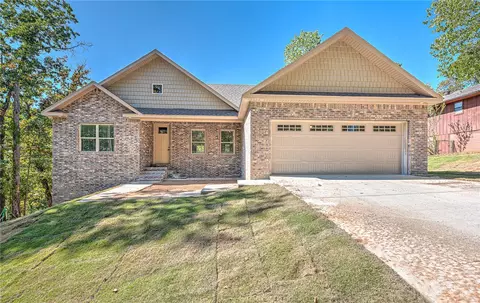 2 Pease Dr, Bella Vista, AR 72715