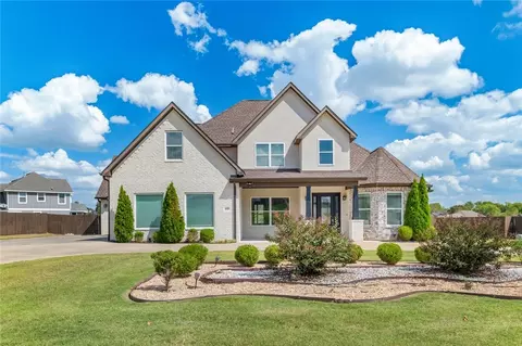 1606 Shook Dr, Cave Springs, AR 72718