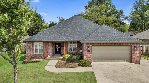 1967 La Rue St, Springdale, AR 72762