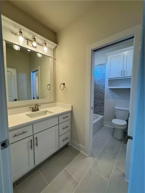 Bath - 312 Estella St, Lowell, AR 72745 photo 8 of 10