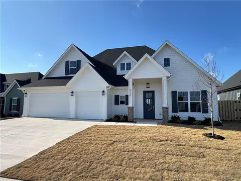 312 Estella St, Lowell, AR 72745