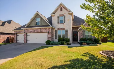 6501 S 37th St, Rogers, AR 72758