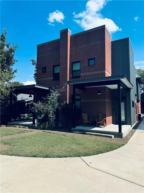Undisclosed, Fayetteville, AR 72701