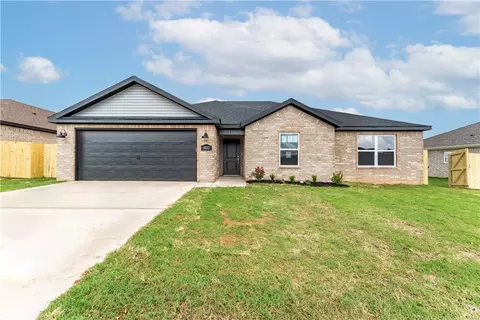 1025 Glenora Ave, Lowell, AR 72745