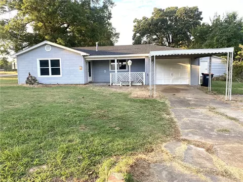 230 W 3rd St, Mulberry, AR 72947