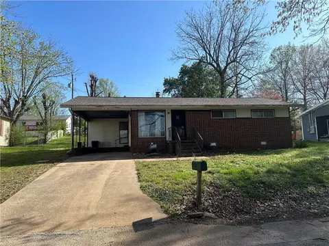 Exterior - 616 Beverly Dr, Harrison, AR 72601 photo 4 of 6
