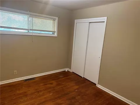 Bedroom - 616 Beverly Dr, Harrison, AR 72601 photo 2 of 4