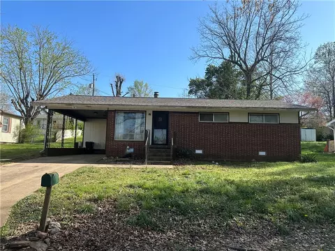 Exterior - 616 Beverly Dr, Harrison, AR 72601 photo 3 of 6