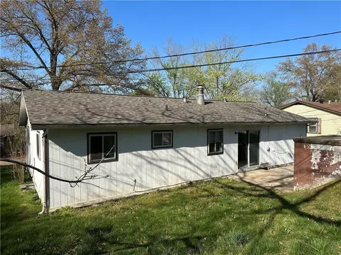 Exterior - 616 Beverly Dr, Harrison, AR 72601 photo 5 of 6