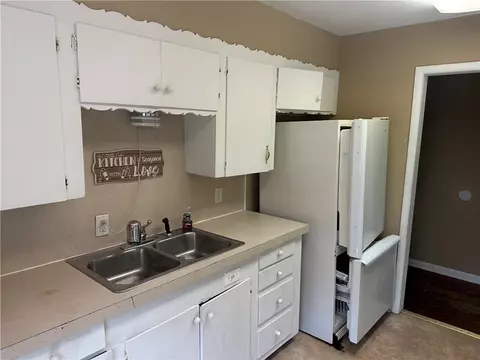 Kitchen - 616 Beverly Dr, Harrison, AR 72601 photo 1 of 2