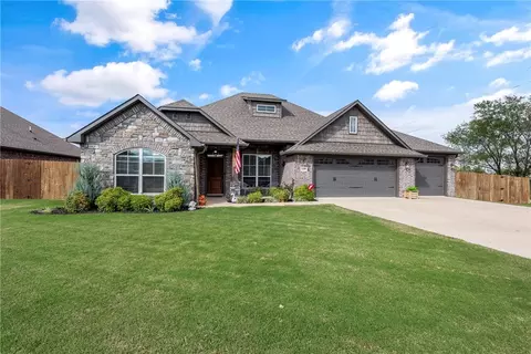 1600 Shelby St, Pea Ridge, AR 72751