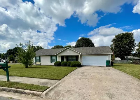 211 N Christy Ln, Farmington, AR 72730