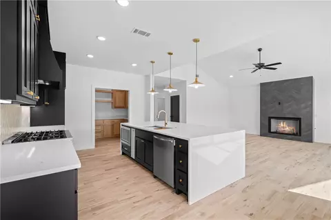 Kitchen - 941 Red Cedar Pl, Rogers, AR 72756 photo 4 of 5