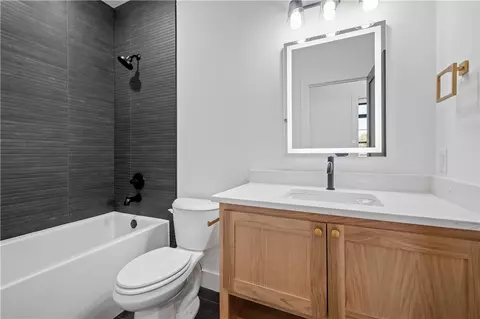 Bath - 941 Red Cedar Pl, Rogers, AR 72756 photo 7 of 8