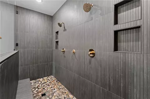 Bath - 941 Red Cedar Pl, Rogers, AR 72756 photo 5 of 8