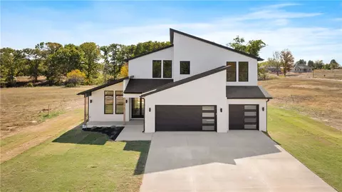 Exterior - 941 Red Cedar Pl, Rogers, AR 72756 photo 9 of 10