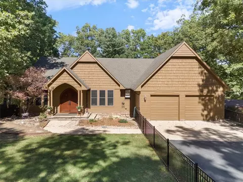 9320 Alfred Rd, Bentonville, AR 72712