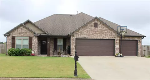 18141 Astor Dr, Fayetteville, AR 72704