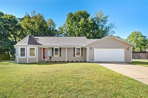 18033 Elizabeth Dr, Springdale, AR 72764