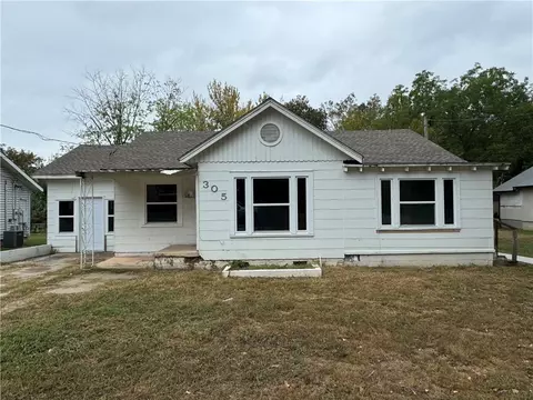 305 E Franklin St, Siloam Springs, AR 72761