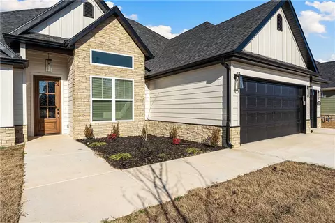 Exterior - 1120 Red Maple St, Centerton, AR 72719 photo 2 of 4