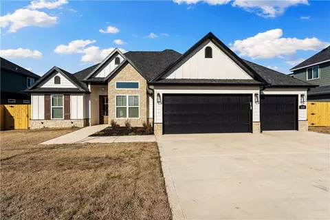 1120 Red Maple St, Centerton, AR 72719