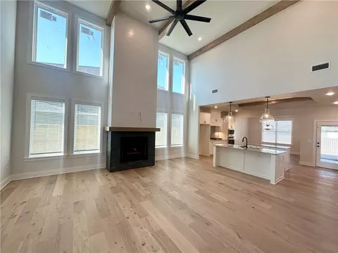 Living - 1130 Red Maple St, Centerton, AR 72719 photo 2 of 2