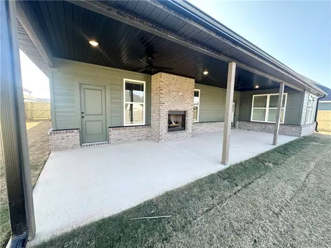 Exterior - 1130 Red Maple St, Centerton, AR 72719 photo 4 of 5
