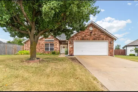 3386 Foxwood Cv, Springdale, AR 72764