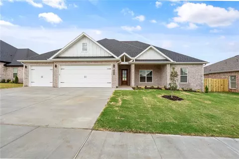 1108 Bacon Dr, Pea Ridge, AR 72751
